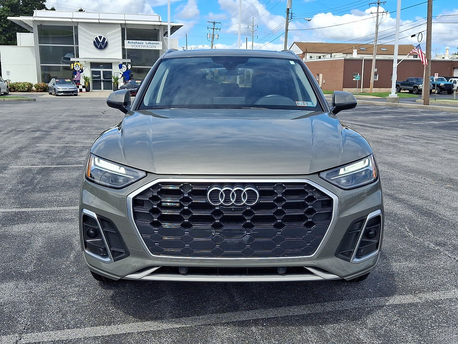 Used 2023 Audi Q5 2.0T Premium Plus w/ Premium Plus Package AWD/4WD image 2