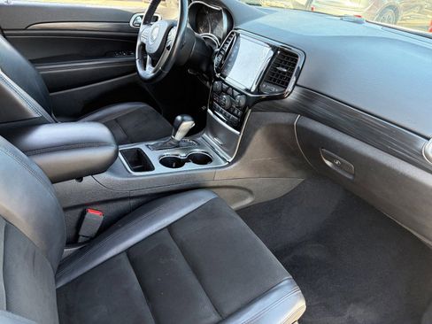 Used 2019 Jeep Grand Cherokee Altitude RWD image 13