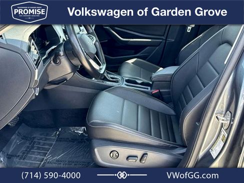 Used 2024 Volkswagen Jetta SE FWD image 15
