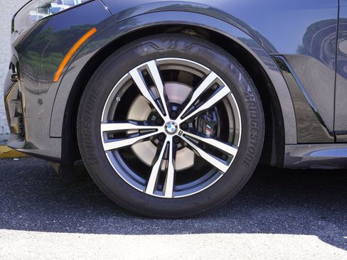 Used 2022 BMW X7 M50i AWD/4WD image 12