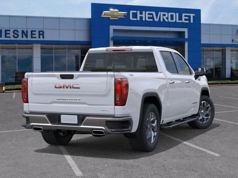 New 2026 GMC Sierra 1500 SLT image 4