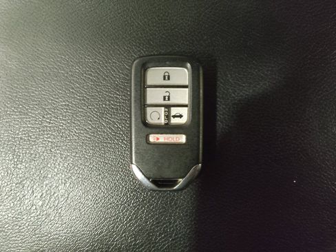 Used 2018 Honda Accord EX image 32
