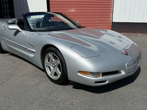 Used 1998 Chevrolet Corvette Convertible w/ Memory Pkg image 34