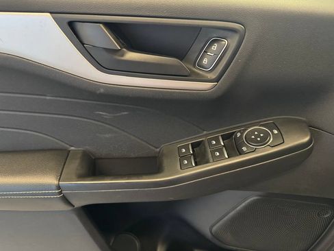Used 2022 Ford Escape SE w/ Cold Weather Package AWD/4WD image 19