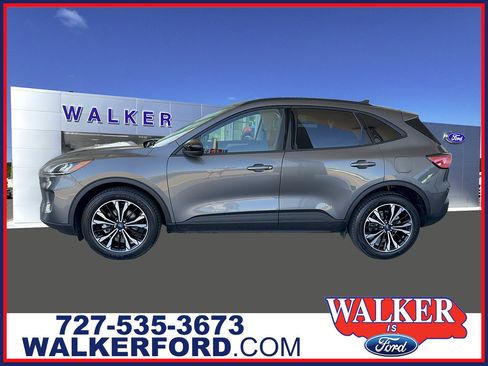 Certified 2022 Ford Escape SE w/ SE Sport Appearance Package AWD/4WD image 1