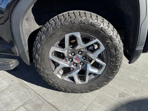 Used 2025 GMC Sierra 1500 SLT w/ SLT Premium Plus Package image 4