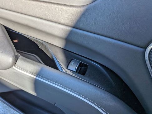 Used 2022 Cadillac Escalade ESV Luxury image 27