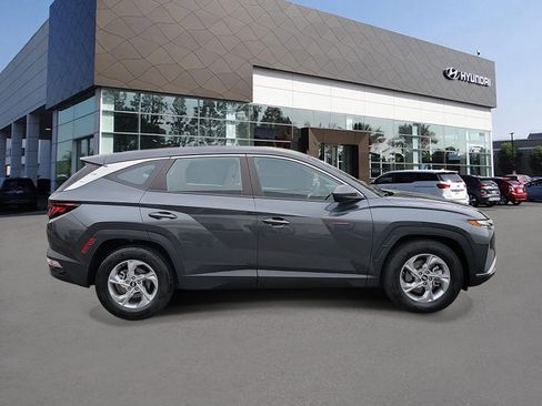 Certified 2024 Hyundai Tucson SE image 4