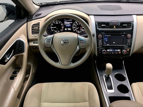Used 2015 Nissan Altima 2.5 SV w/ Convenience Package FWD image 5