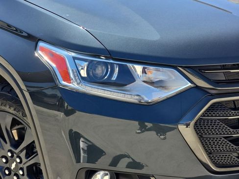 Used 2021 Chevrolet Traverse RS image 35