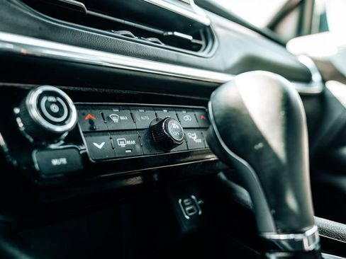 Used 2023 Jeep Compass Limited image 22