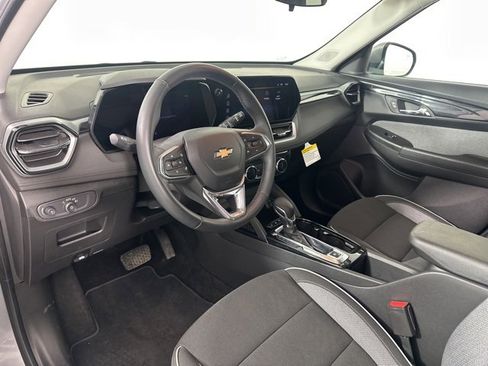Used 2024 Chevrolet TrailBlazer LT w/ LT Cold Weather Package image 21