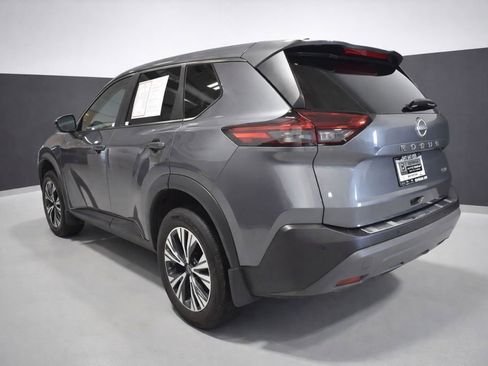 Certified 2022 Nissan Rogue SV image 3