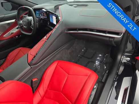 Used 2024 Chevrolet Corvette Stingray Preferred Cpe w/ Z51 Performance Package RWD image 27