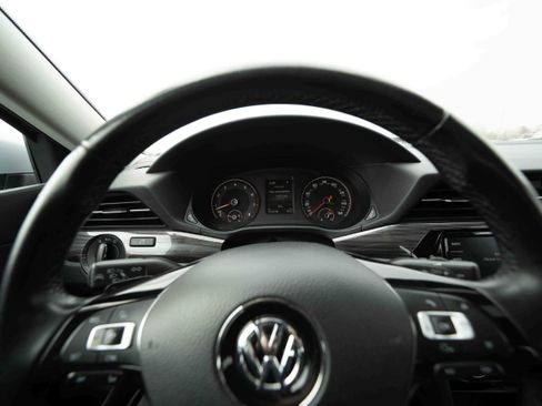 Used 2020 Volkswagen Passat 2.0T R-Line image 15