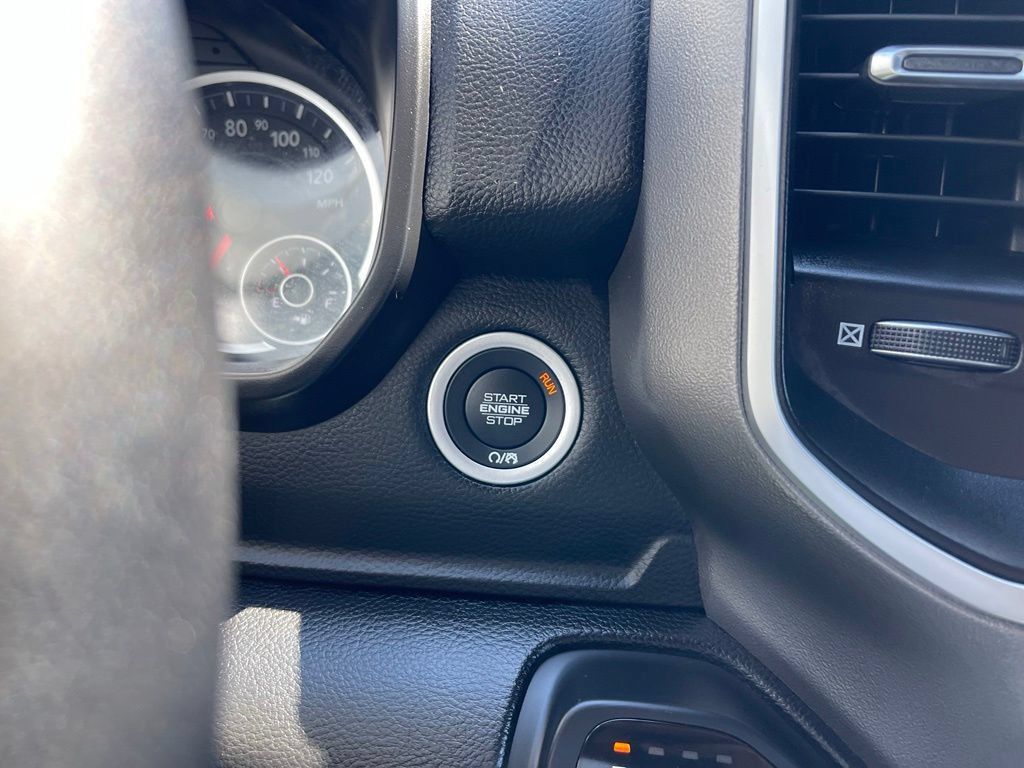 New 2026 RAM 1500 Big Horn AWD/4WD image 13