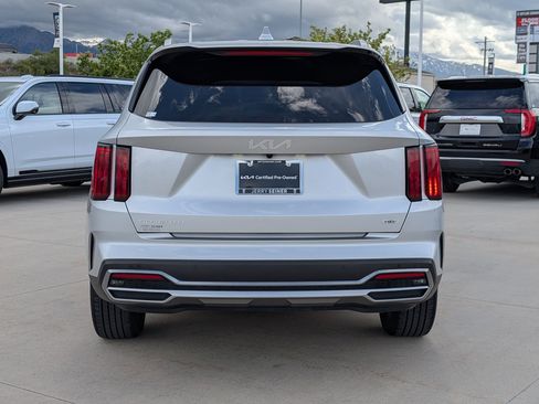 Certified 2023 Kia Sorento SX Prestige AWD/4WD image 4