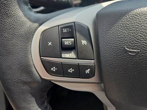 Certified 2022 Ford Explorer XLT w/ Equipment Group 202A image 14