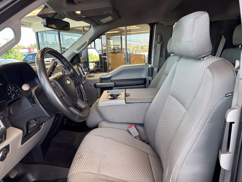 Used 2016 Ford F150 XLT w/ Equipment Group 302A Luxury AWD/4WD image 11