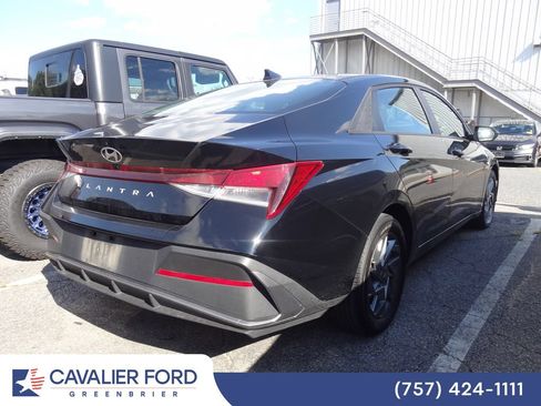 Used 2024 Hyundai Elantra SEL FWD image 5