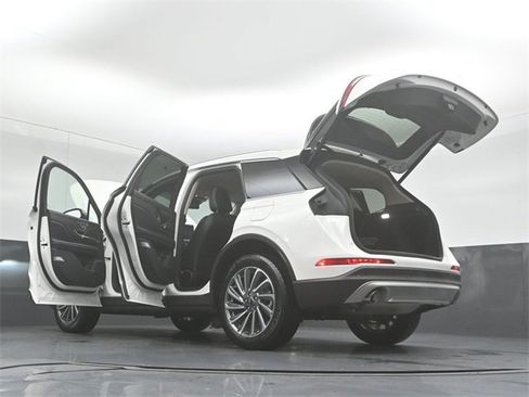 Used 2023 Lincoln Corsair Reserve image 47