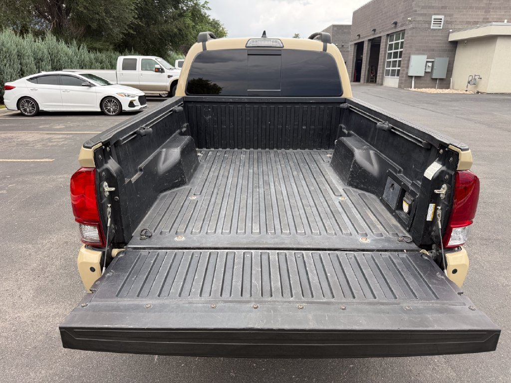 Used 2019 Toyota Tacoma TRD Sport w/ Technology Package AWD/4WD image 14