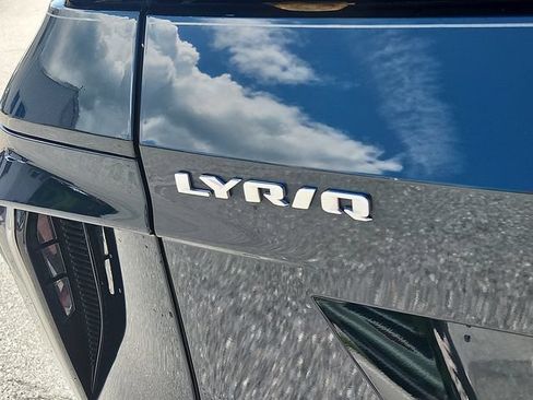 Used 2024 Cadillac Lyriq Luxury AWD/4WD image 30