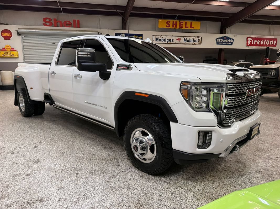 Used 2023 GMC Sierra 3500 Denali AWD/4WD image 11