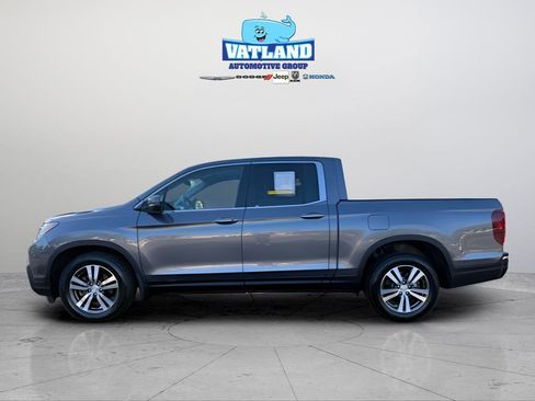 Used 2017 Honda Ridgeline RTS image 2