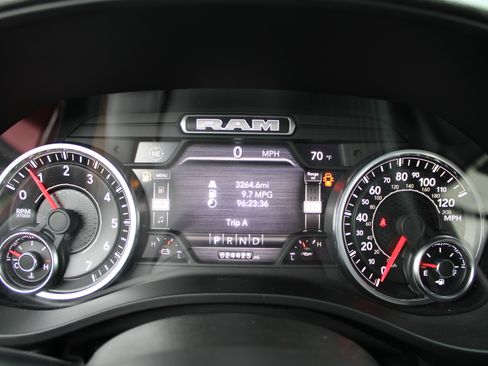 Used 2022 RAM 1500 Laramie AWD/4WD image 27