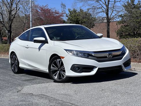 Used 2017 Honda Civic EX-T image 2