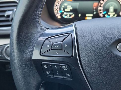 Used 2018 Ford Explorer Platinum image 24