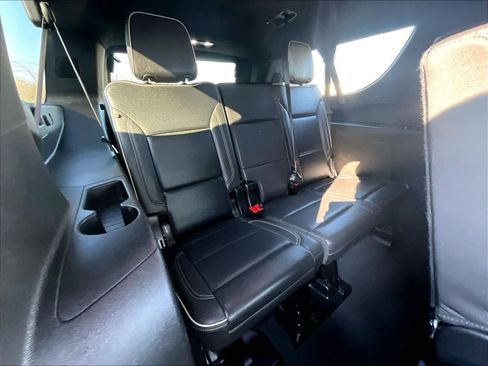 Used 2024 Chevrolet Suburban Premier image 16