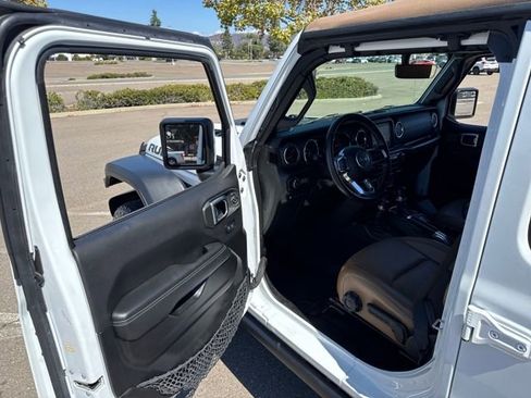 Used 2022 Jeep Wrangler Unlimited Rubicon 4xe image 24