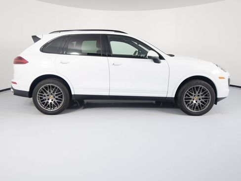 Certified 2017 Porsche Cayenne AWD/4WD image 11