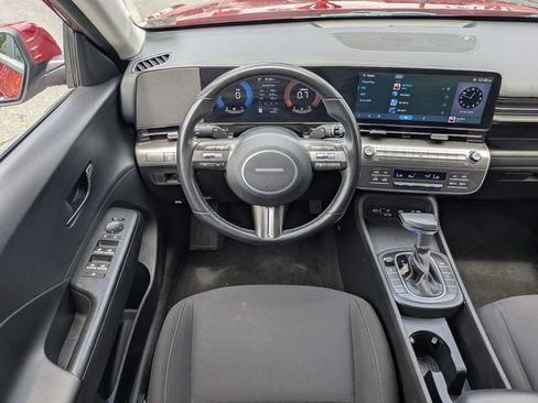 Used 2024 Hyundai Kona SEL AWD/4WD image 16