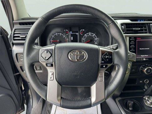 Used 2024 Toyota 4Runner SR5 AWD/4WD image 32