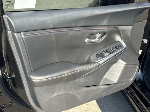 Used 2025 Nissan Sentra SR FWD image 19