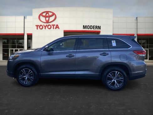 Used 2019 Toyota Highlander LE image 7