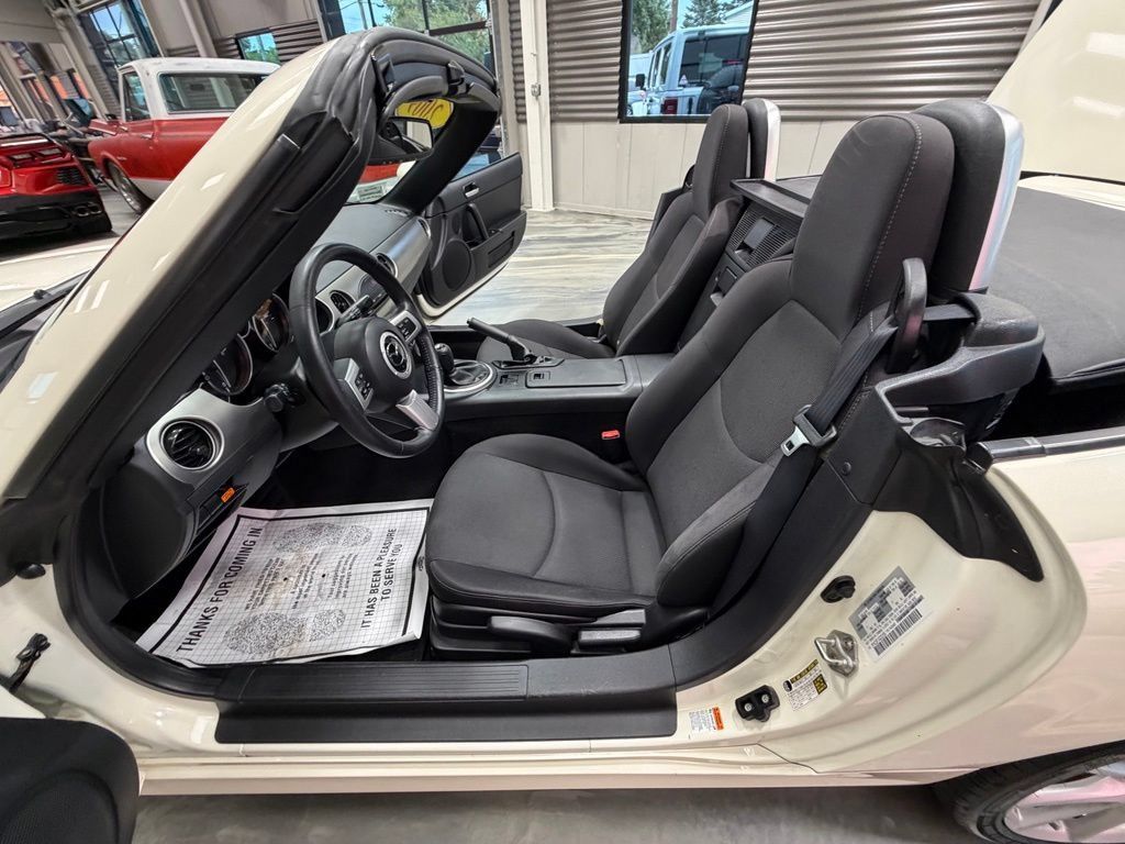Used 2009 MAZDA MX-5 Miata Touring w/ Suspension Pkg RWD image 42