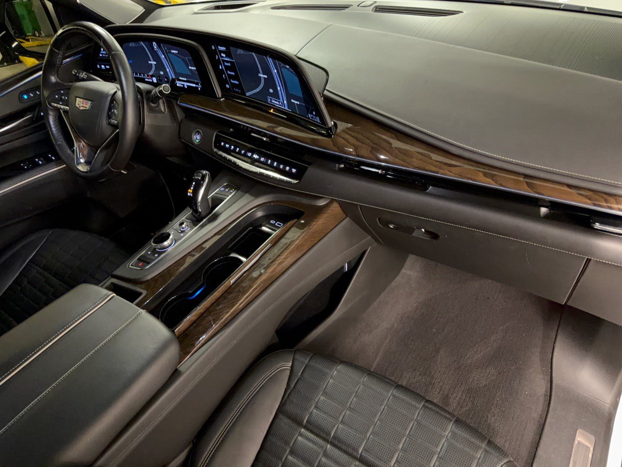 Certified 2023 Cadillac Escalade Sport Platinum w/ LPO, ONYX Package AWD/4WD image 31