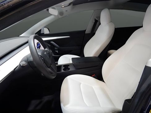 Used 2022 Tesla Model 3 Long Range image 17