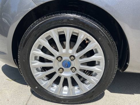 Used 2014 Ford Fiesta Titanium FWD image 25