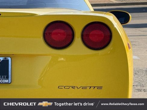 Used 2008 Chevrolet Corvette Coupe w/ Preferred Equipment Group RWD image 8
