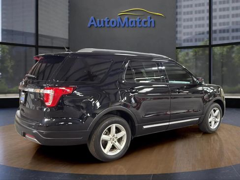 Used 2019 Ford Explorer XLT w/ Equipment Group 201A FWD image 11