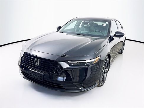 Used 2024 Honda Accord Sport image 3