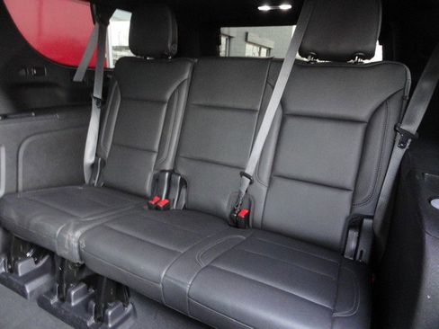 Used 2021 Chevrolet Suburban LT image 13