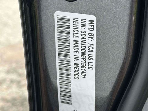 Used 2023 Jeep Compass Limited w/ Sun and Sound Group AWD/4WD image 18