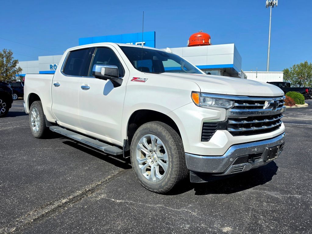 Used 2023 Chevrolet Silverado 1500 LTZ AWD/4WD image 12