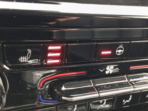 Used 2022 Jeep Grand Cherokee L Limited image 22